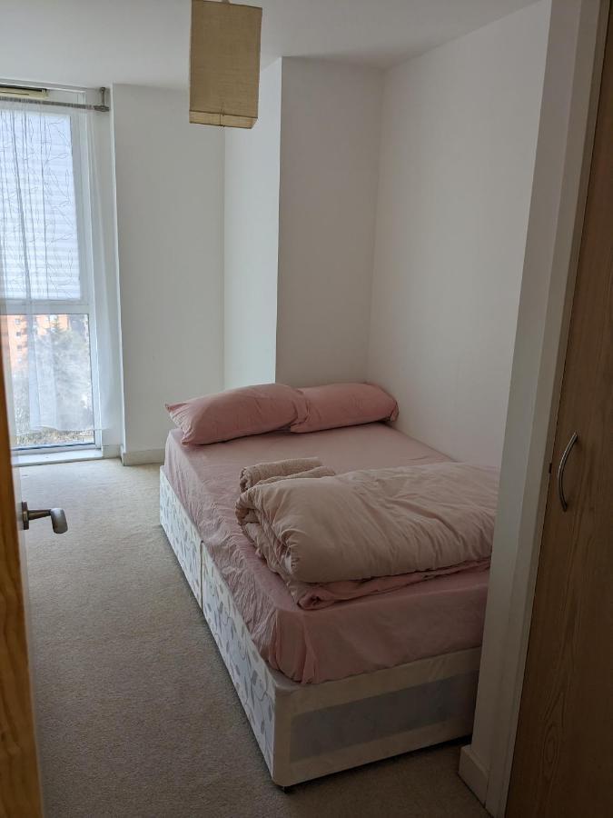 Апартаменты 2 Bed 2 Baths Apt In Stratford Лондон Экстерьер фото